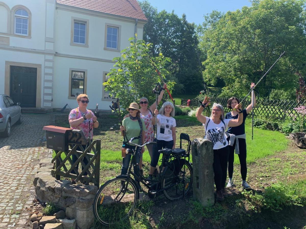 Stara Szkola Debowy Gaj The Old School Debowy Gaj Panzió Lwowek Slaski Kültér fotó