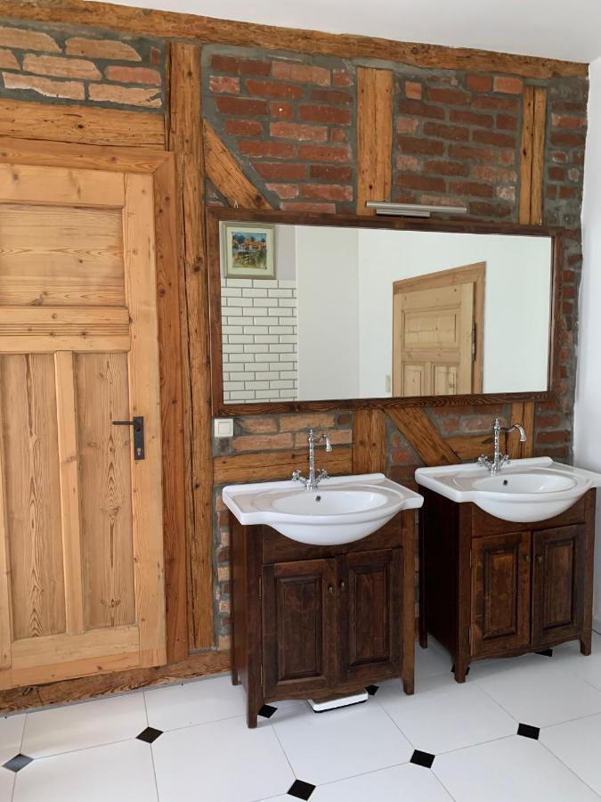 Stara Szkola Debowy Gaj The Old School Debowy Gaj Panzió Lwowek Slaski Kültér fotó