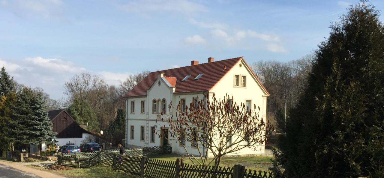 Stara Szkola Debowy Gaj The Old School Debowy Gaj Panzió Lwowek Slaski Kültér fotó